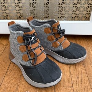 Kids Sorel Out & About Boot